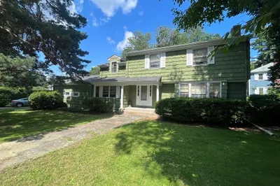 76 Winfield Rd 1