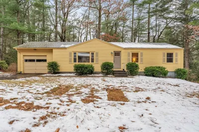 3 Duxbury Lane