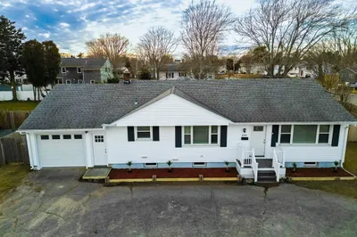 1560 W Main Rd