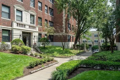 137 Englewood Ave #3