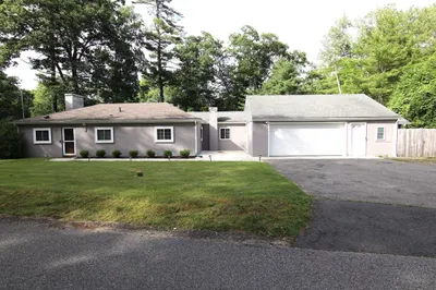 90 Oakwood Rd 1