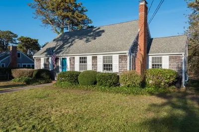 56 Meadowbrook Rd