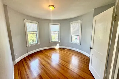 3 Pleasant St #3