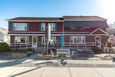 1300 Main St