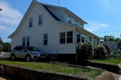60 Elliot Ave 1