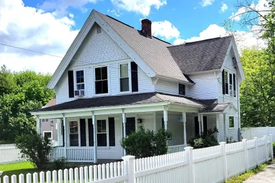 726 Main St 1