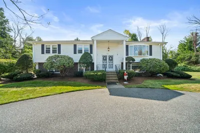 11 Perry Dr