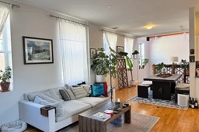 10 Barton Sq #1