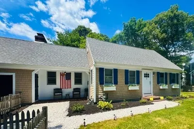 55 Deerfield Rd 1