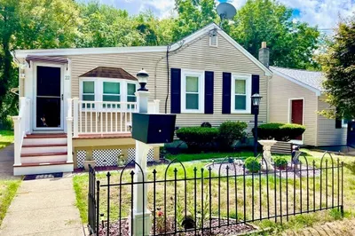 22 Pleasant St