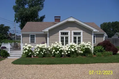 9 Naushon Rd