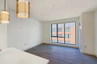 1 Canal St #701