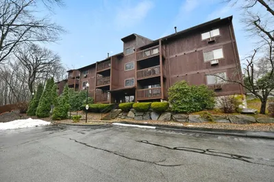 340 Sunderland Road #9