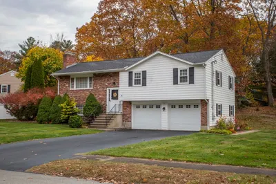 25 Deborah Dr