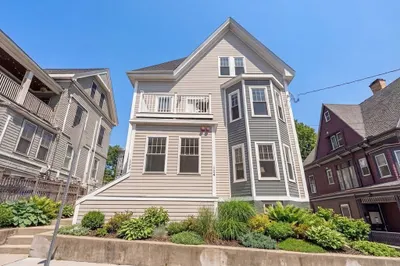 122 Paul Gore Street #2