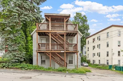 376 Elm St 1