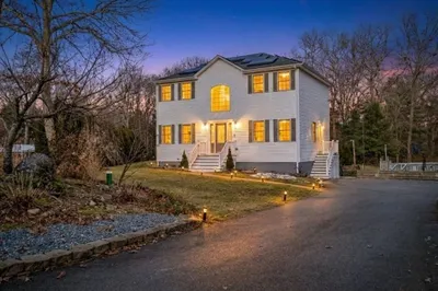 15 Stonewall Ave 1