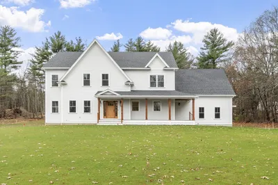 385 Green Road 1