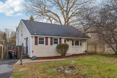 24 Oberlin Rd
