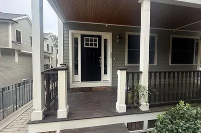 22 Hawthorne St #1 1