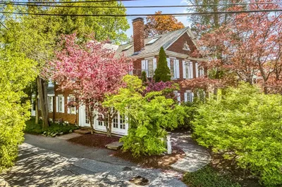 20 Middlesex St #3 1
