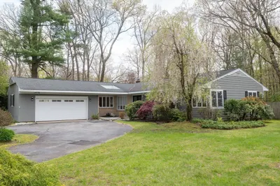 194 Primrose Dr 1