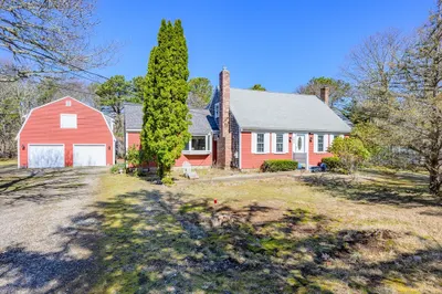 125 Wamsutta Rd 1