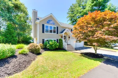2 Matteo St