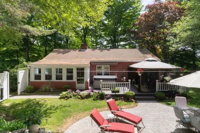386 Pleasant St 1