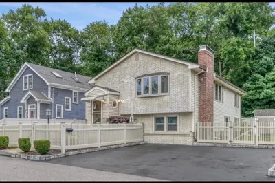 43 Deerfield Ave 1
