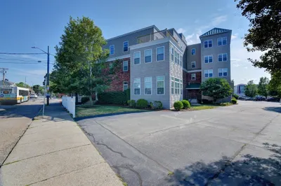 87 Franklin St #206 1