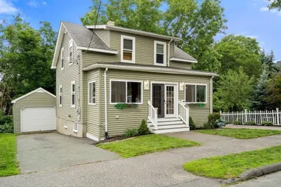 15 Bayview Ave
