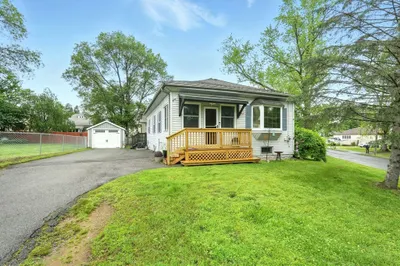2 Pierce St