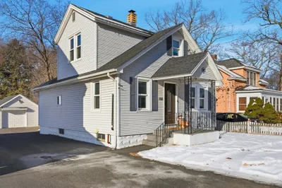 108 Franklin St 1