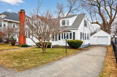 38 Saunders St 1