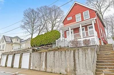 32 Lynde St