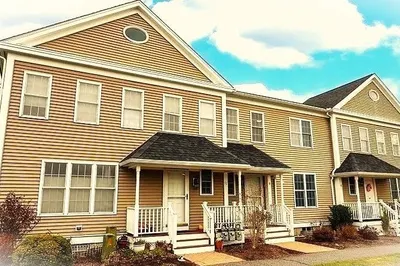 9 Cortland Dr #9
