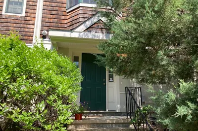 523 Hancock St #9