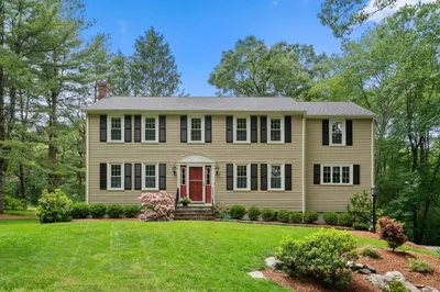 16 Stoneybrook Rd 1