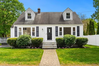 13 Munroe Ave