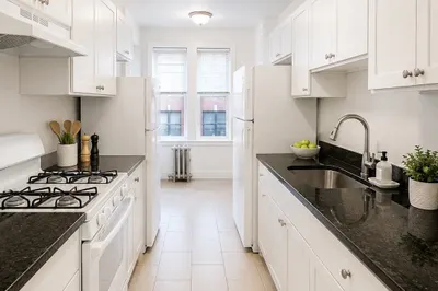 10 Yeamans St #23 1