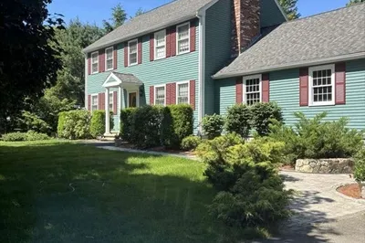 2 Lafayette Dr