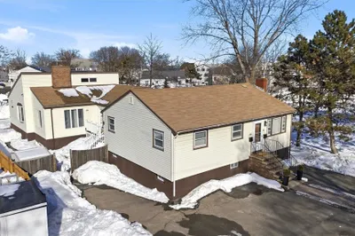 42 Leverett Ave 1