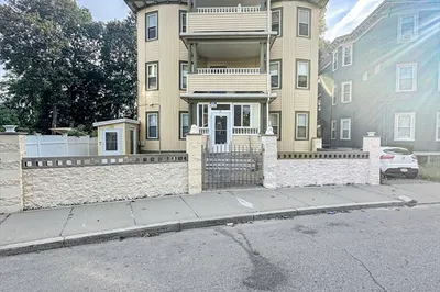 12 Hiawatha Rd 1