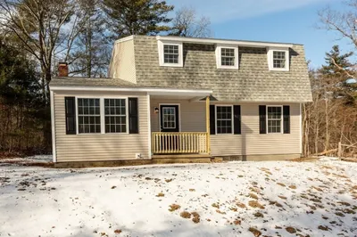 886 Brimfield Rd 1