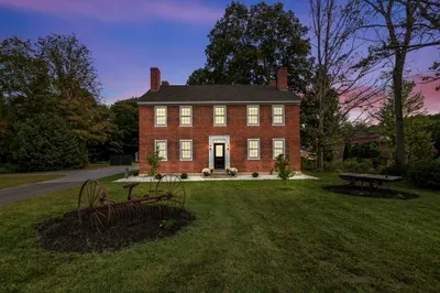 16 West Main Street 1