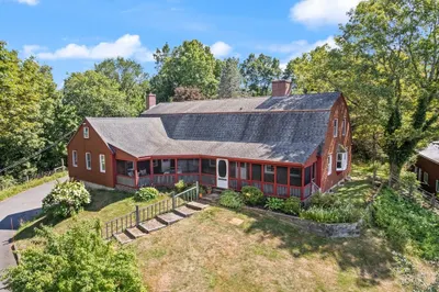 284 Martins Pond Road 1