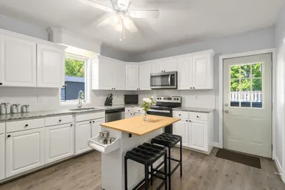147 Oak St 1