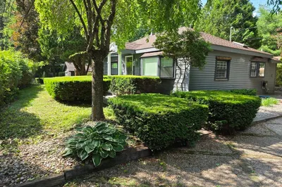 31-33 Mathews Dr