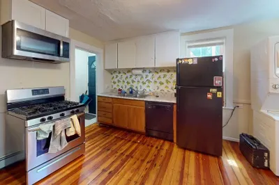 28 Cornwall St #1